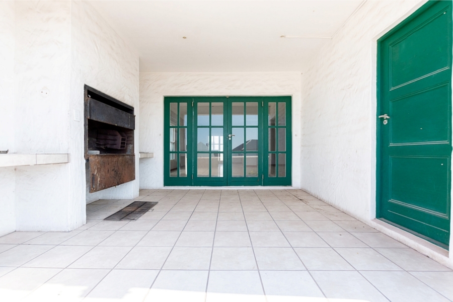 5 Bedroom Property for Sale in Mykonos Western Cape